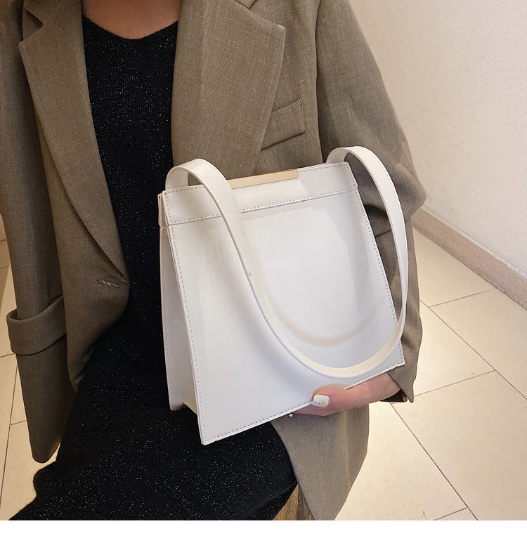 Simple portable single shoulder bag